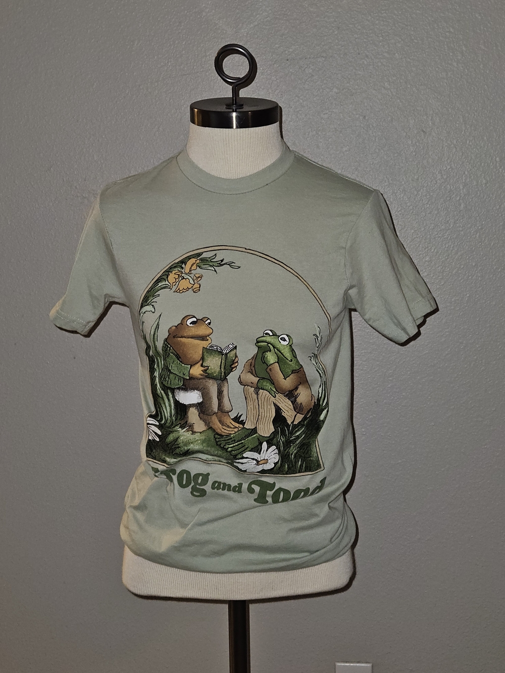 Nostalgic Frog and Toad Graphic Reptile Tee - Light Sage Green